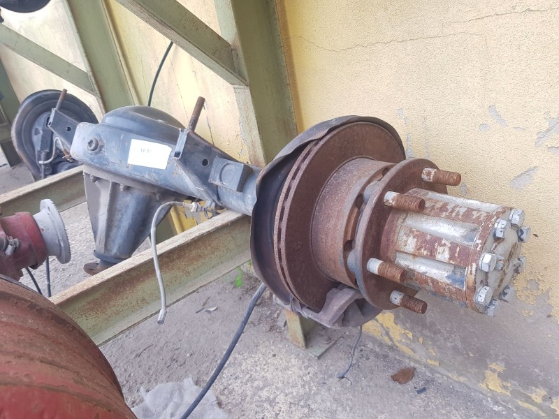 Recambio de puente trasero para nissan atleon chasis cabina referencia OEM IAM  6 TORNILLOS DISCO-C/GRUPO