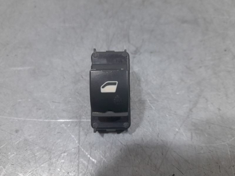 Recambio de mando elevalunas delantero derecho para peugeot 3008 gt-line referencia OEM IAM 98044803ZD  