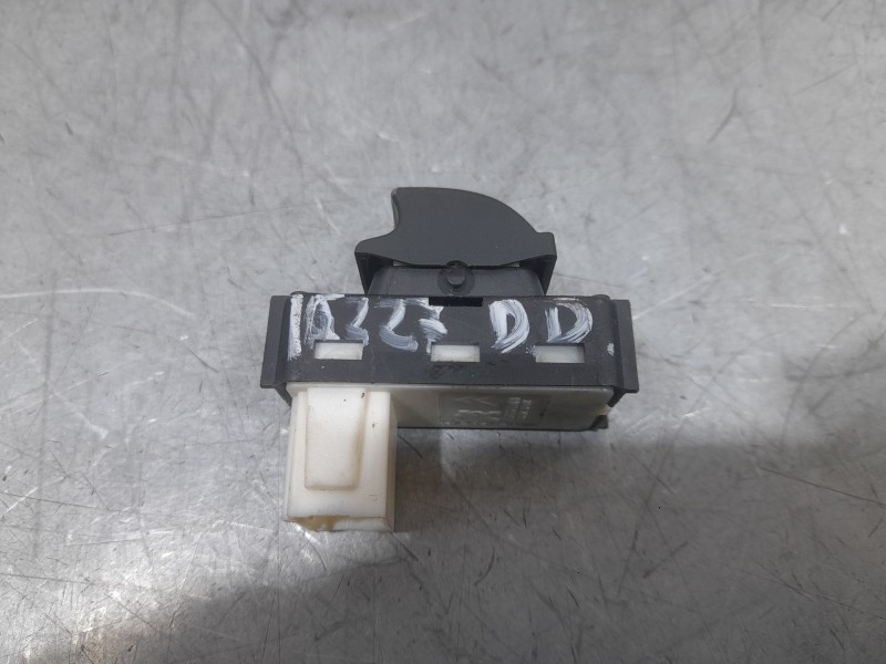 Recambio de mando elevalunas delantero derecho para peugeot 3008 gt-line referencia OEM IAM 98044803ZD  