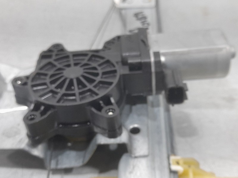 Recambio de elevalunas delantero izquierdo para renault zoe ze 0 referencia OEM IAM 807211245R  