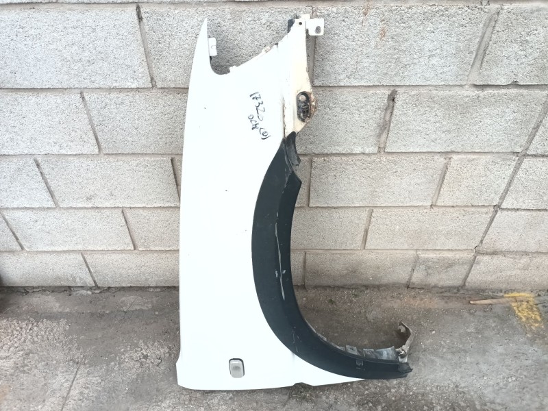 Recambio de aleta delantera derecha para nissan terrano ii (r20) 2.7 td 4wd referencia OEM IAM 631000F032  