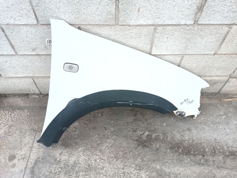 Recambio de aleta delantera derecha para nissan terrano ii (r20) 2.7 td 4wd referencia OEM IAM 631000F032  