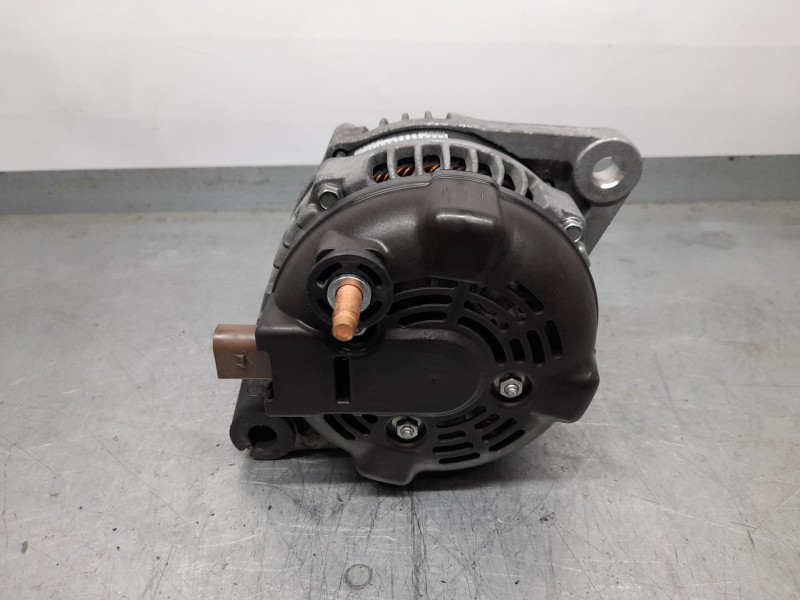 Recambio de alternador para jeep cherokee limited 4x2 referencia OEM IAM P56029679AA DENSO 