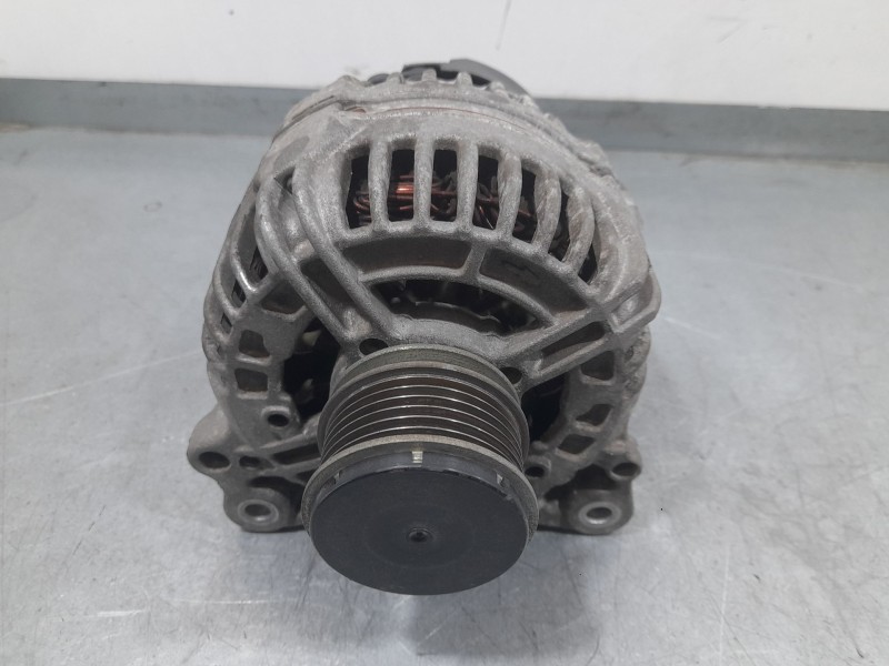 Recambio de alternador para audi a1 (8x) attraction referencia OEM IAM 03L903023 124525187 BOSCH