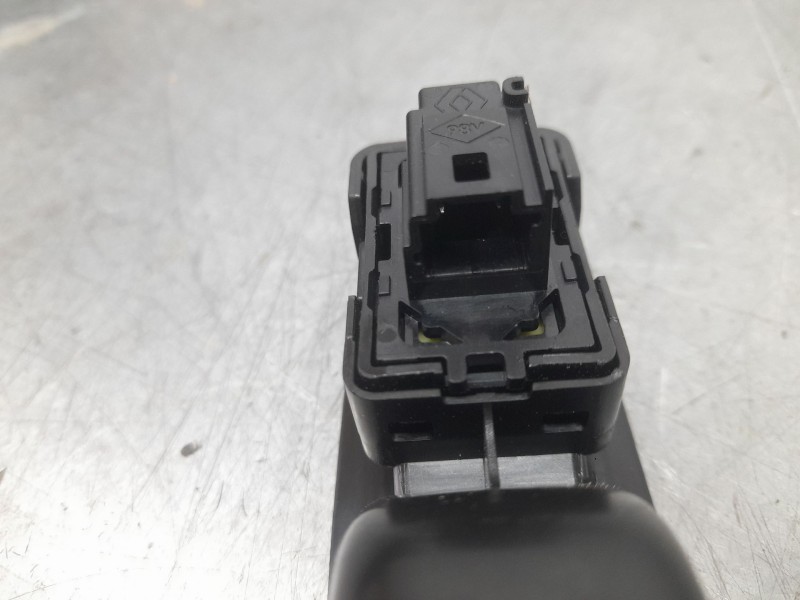 Recambio de mando elevalunas trasero derecho para mitsubishi colt 100t motion referencia OEM IAM P254218388R  