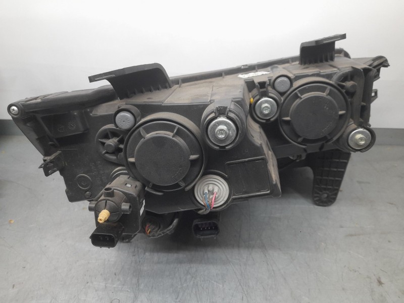 Recambio de faro izquierdo para mahindra kuv 100 nxt 1.2 vvt referencia OEM IAM 1701AAA08221N  