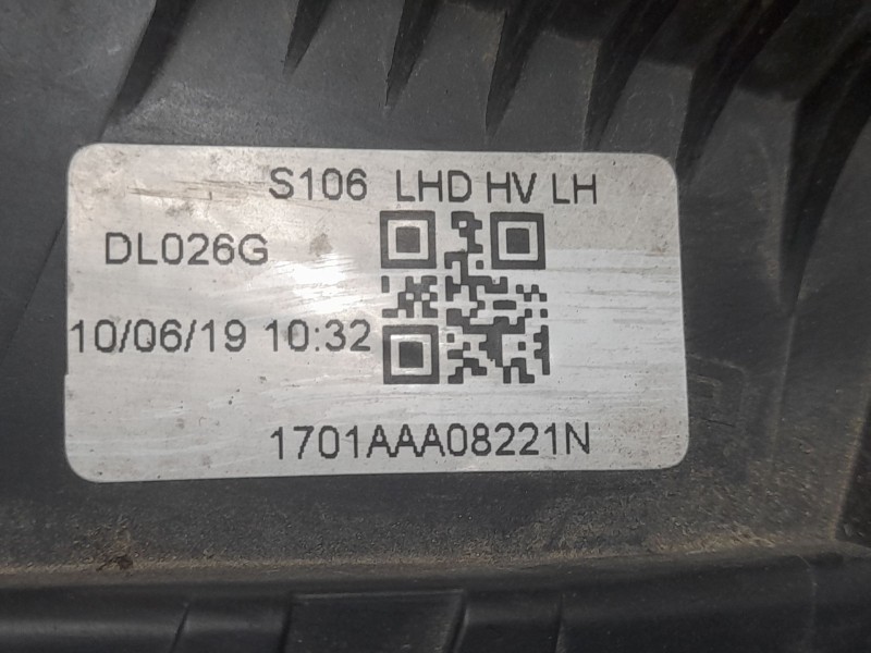 Recambio de faro izquierdo para mahindra kuv 100 nxt 1.2 vvt referencia OEM IAM 1701AAA08221N  