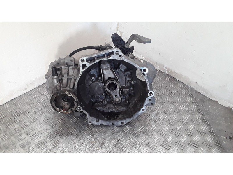 Recambio de caja cambios para audi a1 (8x) attraction referencia OEM IAM MZM 280911 5 VELOCIDADES