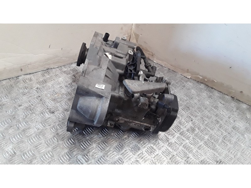 Recambio de caja cambios para audi a1 (8x) attraction referencia OEM IAM MZM 280911 5 VELOCIDADES