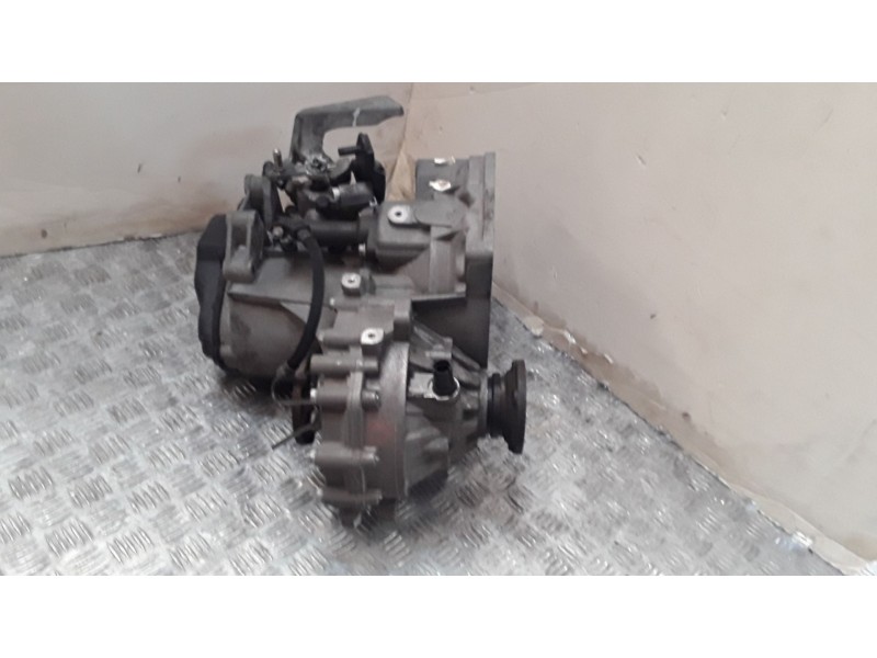 Recambio de caja cambios para audi a1 (8x) attraction referencia OEM IAM MZM 280911 5 VELOCIDADES