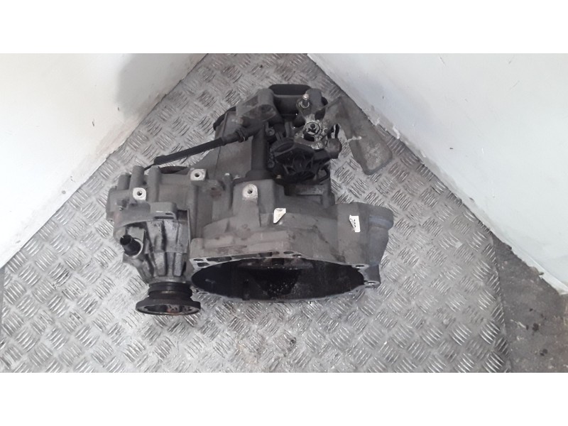 Recambio de caja cambios para audi a1 (8x) attraction referencia OEM IAM MZM 280911 5 VELOCIDADES