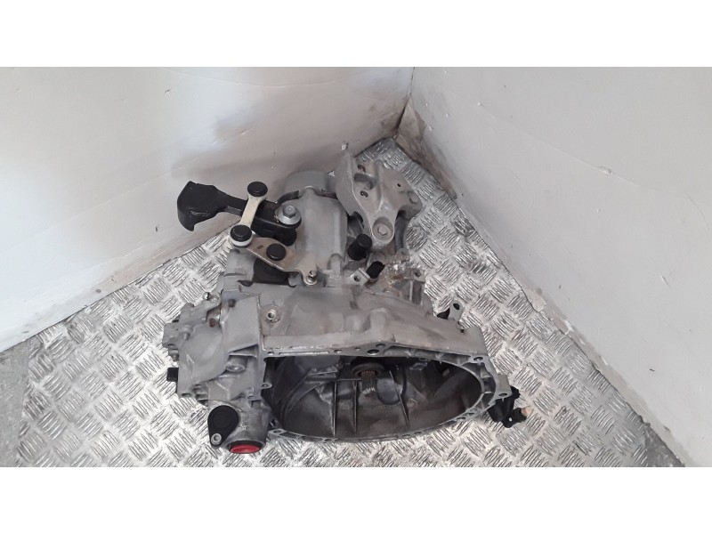 Recambio de caja cambios para citroën c3 iii (sx) 1.2 vti 82 referencia OEM IAM 20A701 5VELOCIDADES 1660096