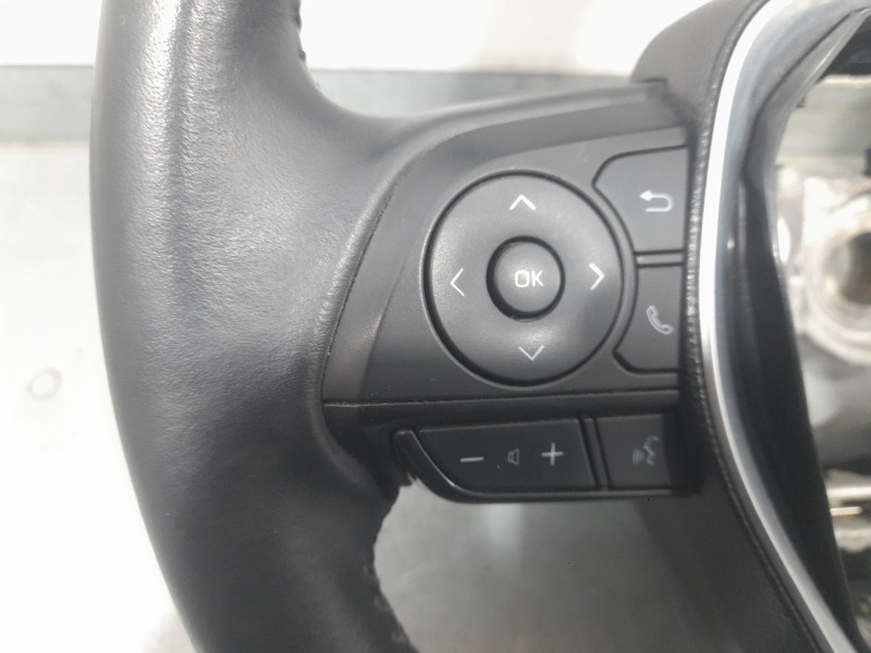 Recambio de volante para toyota corolla (e21) hybrid active referencia OEM IAM 451000Z340  