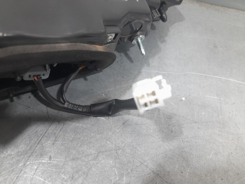 Recambio de piloto trasero derecho para toyota corolla (e21) hybrid active referencia OEM IAM 8158102C50  INTERIOR