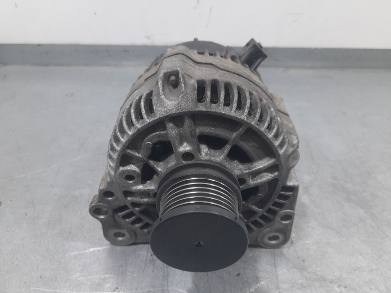 Recambio de alternador para seat toledo i (1l2) 1.9 tdi referencia OEM IAM 028903028J 0123320038 BOSCH