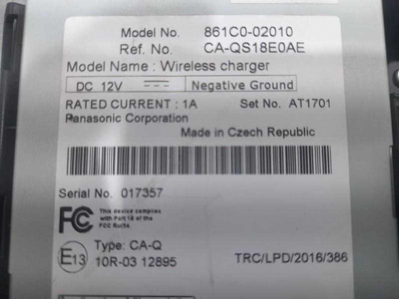 Recambio de cargador inductivo para toyota corolla (e21) hybrid active referencia OEM IAM 861C002010  