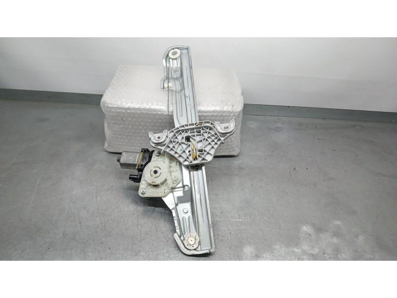 Recambio de elevalunas delantero derecho para hyundai kona klass hybrid 2wd referencia OEM IAM 82402J9000 ELECTRICO 2 PINS 