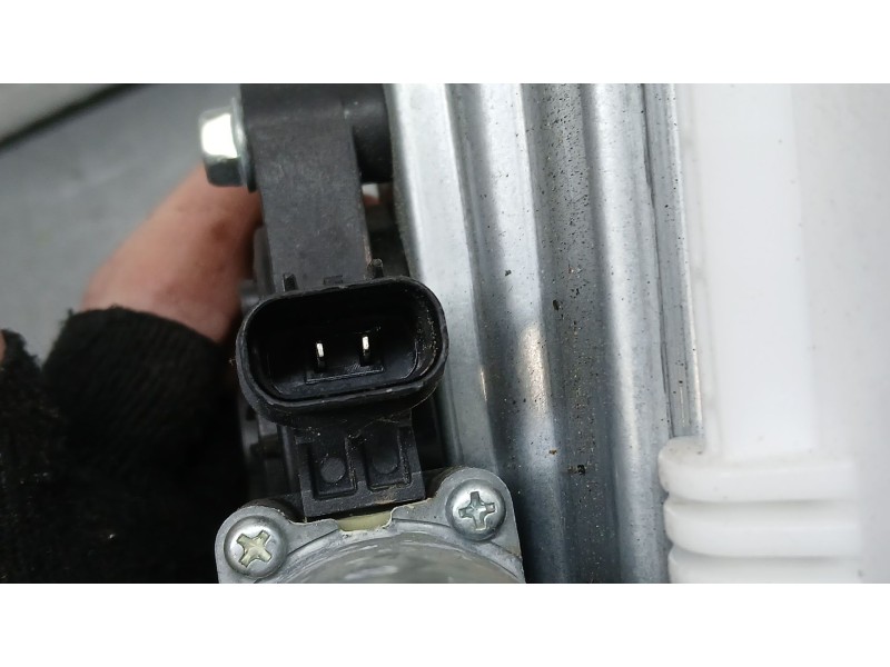 Recambio de elevalunas trasero derecho para hyundai kona klass hybrid 2wd referencia OEM IAM 83402J9000 ELECTRICO 2 PINS 