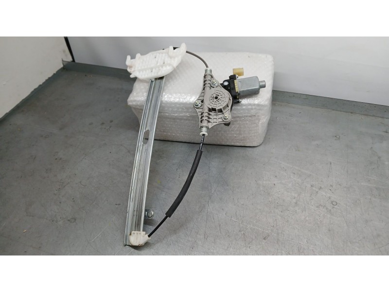 Recambio de elevalunas trasero derecho para kia stonic (yb) 1.0 t-gdi eco-dynamics+ referencia OEM IAM 83402H8100 ELECTRICO 2 PI