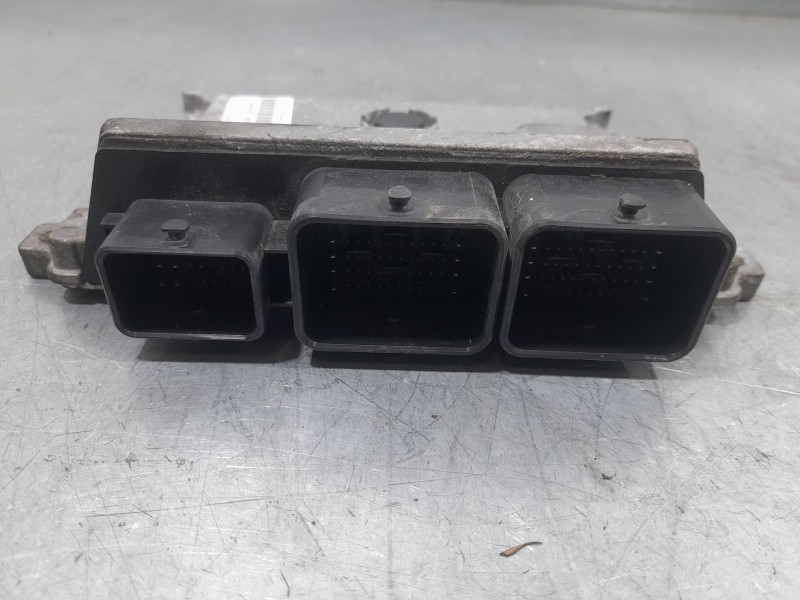 Recambio de centralita motor uce para peugeot 208 style referencia OEM IAM 9811545080 V4611 VALEO