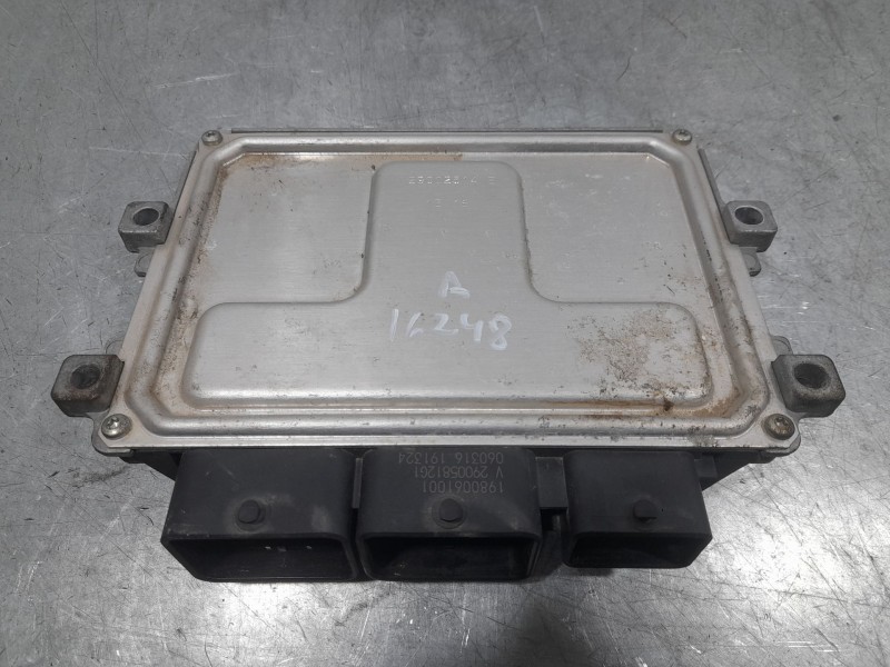 Recambio de centralita motor uce para peugeot 208 style referencia OEM IAM 9811545080 V4611 VALEO