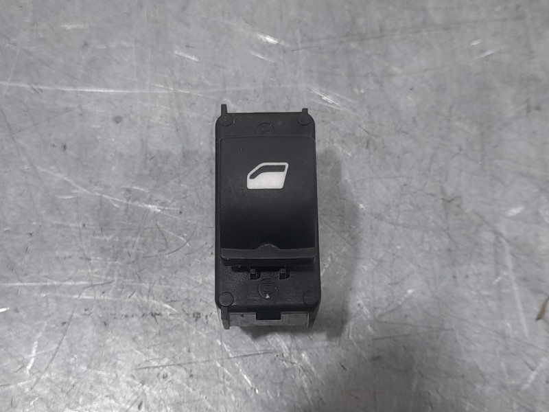 Recambio de mando elevalunas delantero derecho para peugeot 208 style referencia OEM IAM 96751118ZD  VALEO