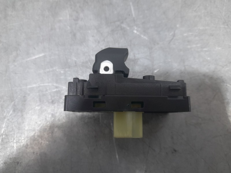 Recambio de mando elevalunas trasero izquierdo para kia xceed drive referencia OEM IAM 40B5221500  