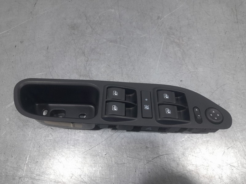 Recambio de mando elevalunas delantero izquierdo para fiat tipo station wagon (356_, 357_) 1.4 (356wxa1b) referencia OEM IAM 735
