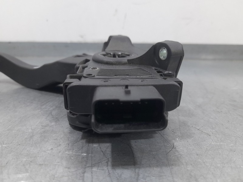 Recambio de potenciometro pedal para peugeot 208 style referencia OEM IAM 9671433780  