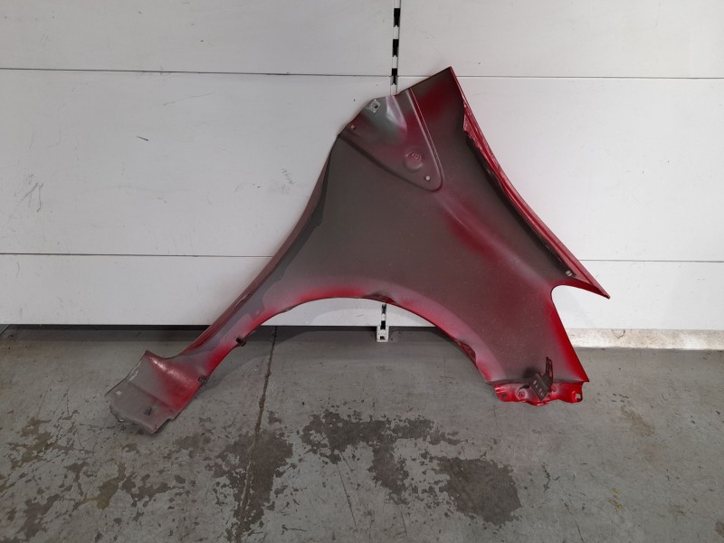 Recambio de aleta delantera izquierda para toyota yaris (_p13_) 1.0 (ksp130) referencia OEM IAM 5381252360 TOCADA 