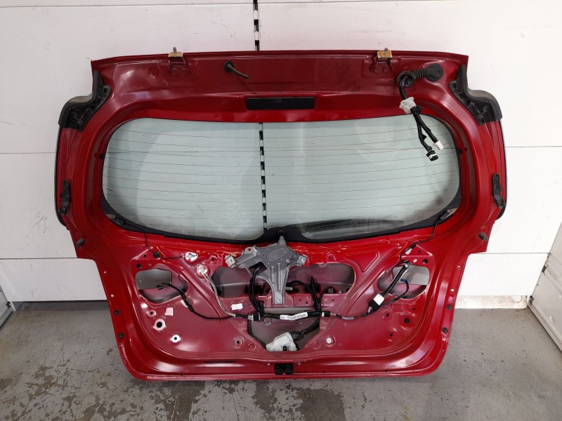 Recambio de porton trasero para toyota yaris (_p13_) 1.0 (ksp130) referencia OEM IAM 670050D111 TOCADO 