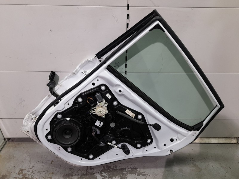 Recambio de puerta trasera derecha para ford fiesta vii (hj, hf) 1.5 tdci referencia OEM IAM 2086309 ROZADA 
