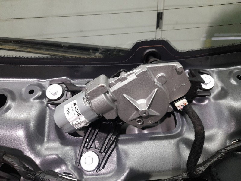 Recambio de motor limpia trasero para kia xceed drive referencia OEM IAM 98700J7800  