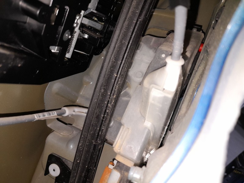 Recambio de cerradura puerta trasera derecha para peugeot 208 ii (ub_, up_, uw_, uj_) 1.2 puretech 100 referencia OEM IAM 984441