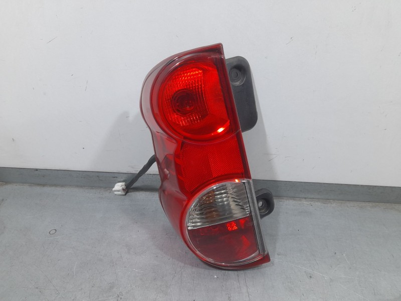 Recambio de piloto trasero izquierdo para nissan nv200 furgoneta 1.5 dci 85 (m20, m20m) referencia OEM IAM 26555BJ00A  VALEO