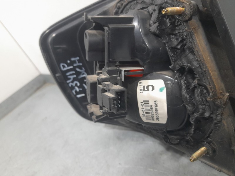 Recambio de piloto trasero derecho exterior para nissan primera (p11) 2.0 td referencia OEM IAM 265509F605 ROZADO 