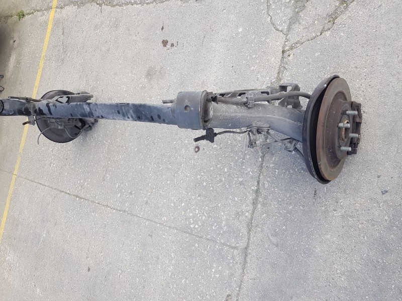 Recambio de puente trasero para toyota yaris (_p13_) 1.0 (ksp130) referencia OEM IAM 421100D520 C/ABS Y EJE DE CUATRO TORNILLOS 
