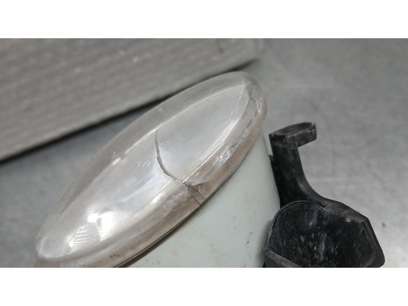 Recambio de faro antiniebla derecho para toyota yaris (_p13_) 1.0 (ksp130) referencia OEM IAM 8121002110 VALEO 90008490