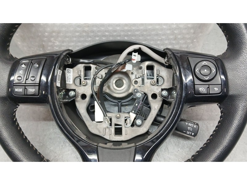 Recambio de volante para toyota yaris (_p13_) 1.0 (ksp130) referencia OEM IAM 451000D49024  