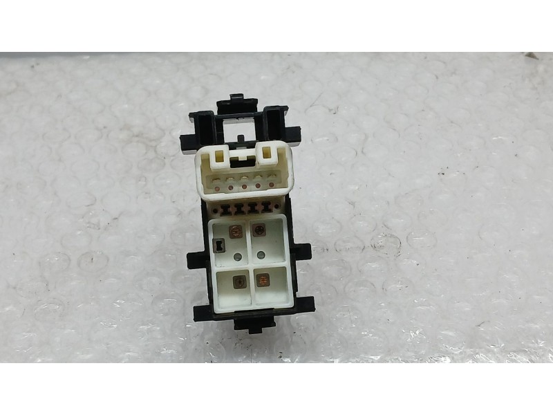 Recambio de mando elevalunas delantero derecho para toyota yaris (_p13_) 1.0 (ksp130) referencia OEM IAM 848100D030  8292G96