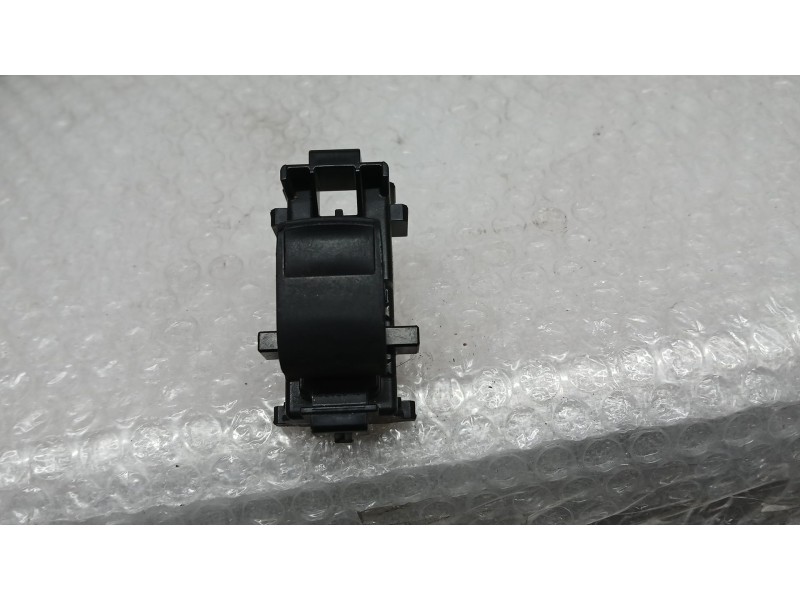 Recambio de mando elevalunas trasero izquierdo para toyota yaris (_p13_) 1.0 (ksp130) referencia OEM IAM 848100D030  8292G96