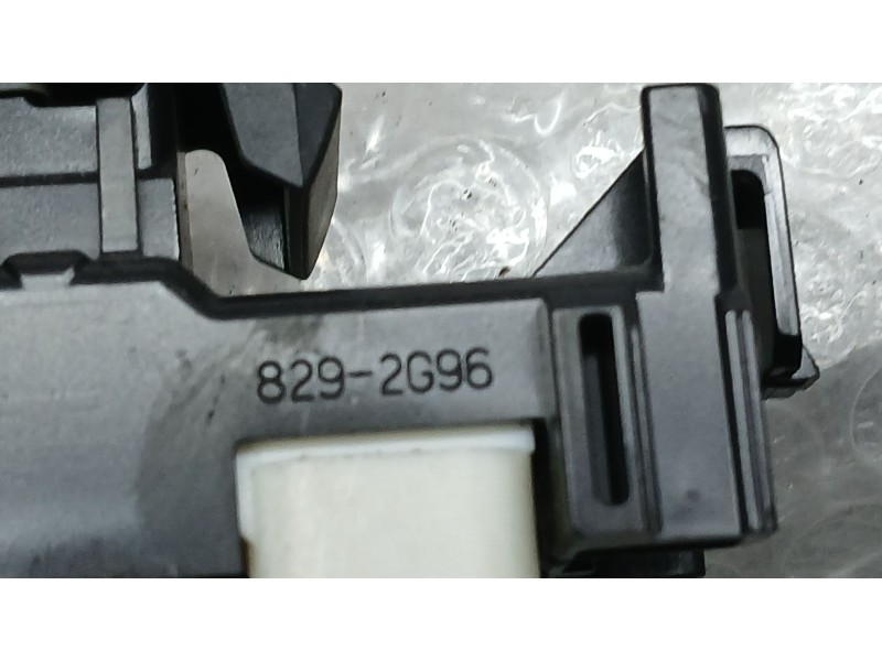 Recambio de mando elevalunas trasero izquierdo para toyota yaris (_p13_) 1.0 (ksp130) referencia OEM IAM 848100D030  8292G96