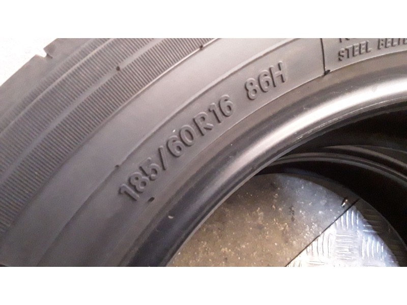 Recambio de neumatico pareja para neumaticos reutilizados - referencia OEM IAM 185601686H TOYO 185/60/16/86H