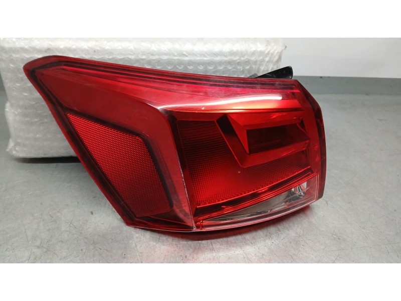 Recambio de piloto trasero izquierdo exterior para seat arona style edition referencia OEM IAM 6F9945095B  ROZADO