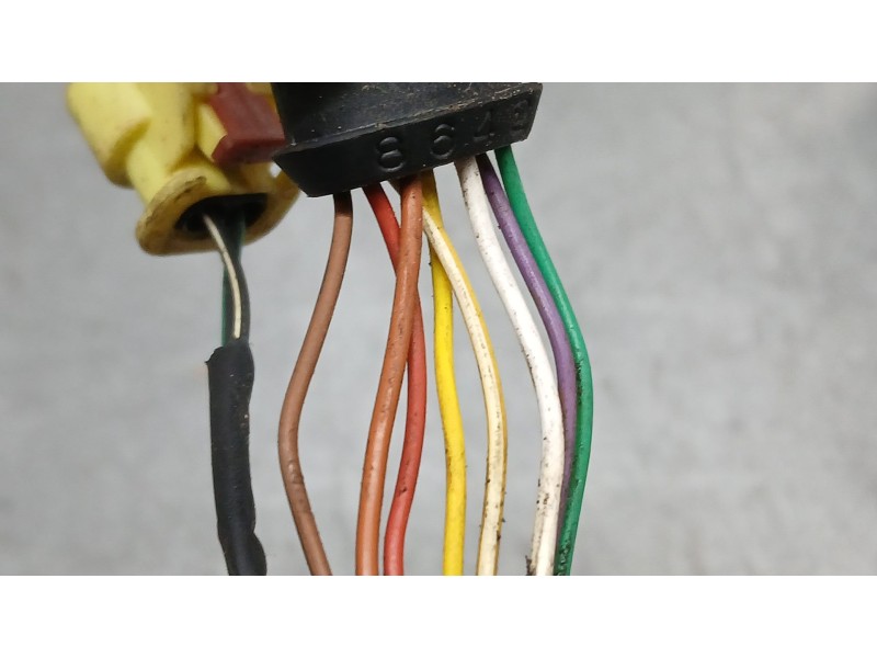 Recambio de retrovisor derecho para seat arona style edition referencia OEM IAM 6F1857508AC ELECTRICO 8 Y 2 CABLES ROZADO 