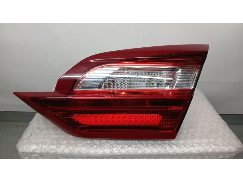 Recambio de piloto trasero derecho interior para ford fiesta vii (hj, hf) 1.5 tdci referencia OEM IAM H1BB13A602AE  