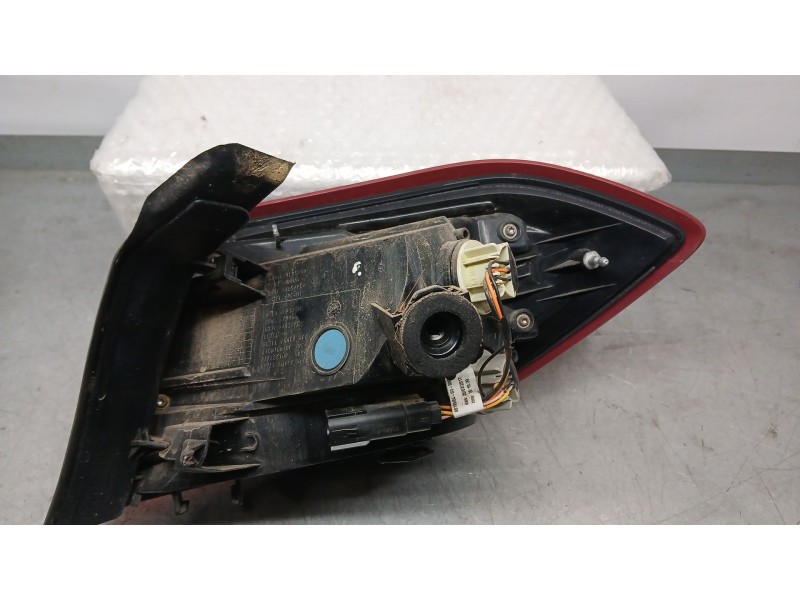 Recambio de piloto trasero izquierdo exterior para ford fiesta vii (hj, hf) 1.5 tdci referencia OEM IAM H1BB13405AF ROZADO 