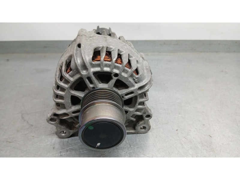 Recambio de alternador para seat arona style edition referencia OEM IAM 04E903015 VALEO TG12C280