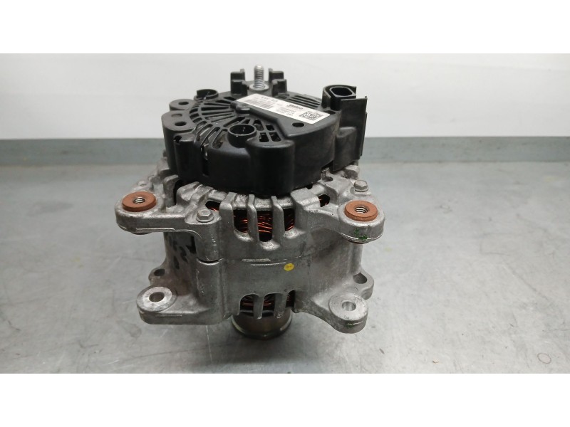 Recambio de alternador para seat arona style edition referencia OEM IAM 04E903015 VALEO TG12C280