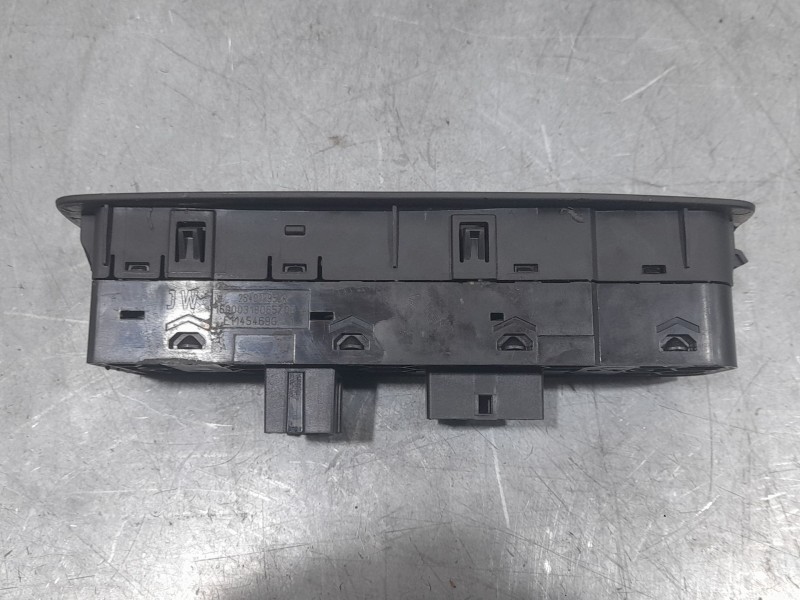 Recambio de mando elevalunas delantero izquierdo para renault kadjar (ha_, hl_) 1.5 blue dci 115 referencia OEM IAM 254012952R  